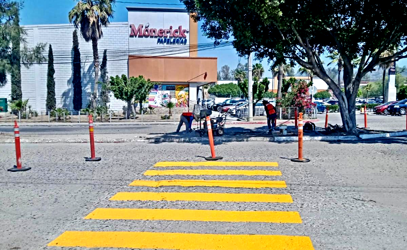 Dan mantenimiento vial a calles de Tecate