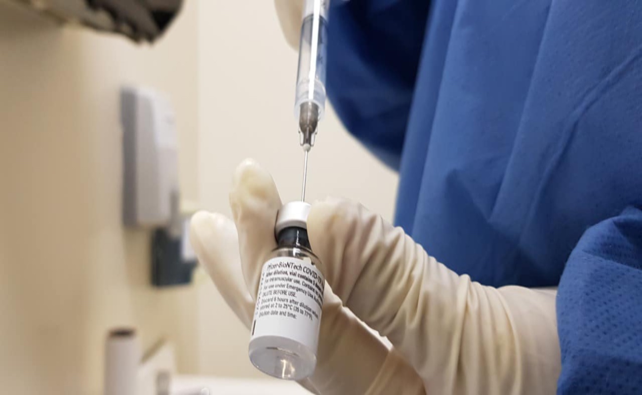 Suspendida vacunación contra Covid-19 en BC hasta nuevo aviso