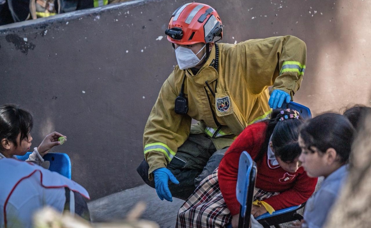 Decenas de niños intoxicados por alimentos escolares en Tijuana; seis primarias involucradas