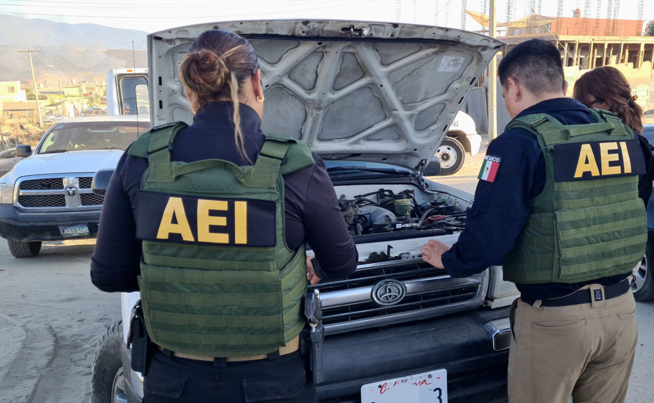 Aseguran dos pick up robados al catear yonke en Ensenada