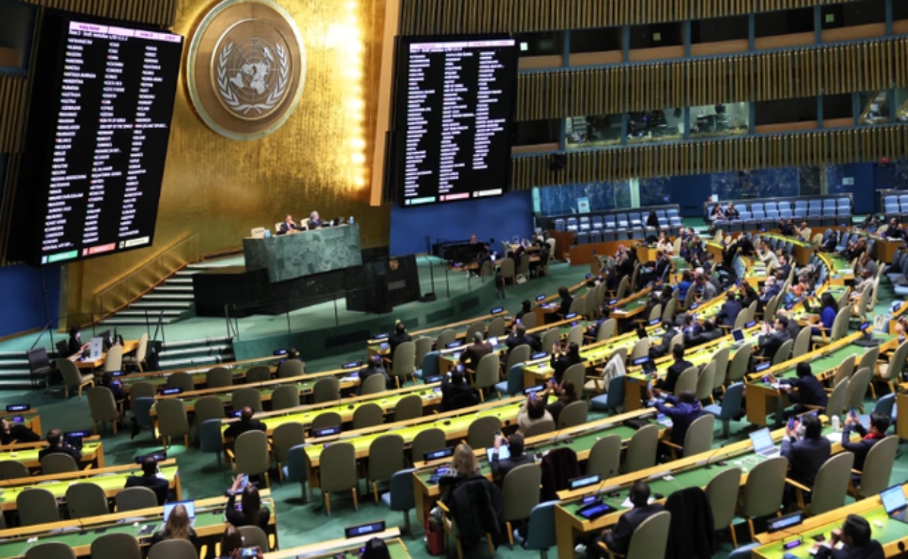 Aprueba Asamblea General de la ONU resolución para responsabilizar a Rusia por invasión en Ucrania