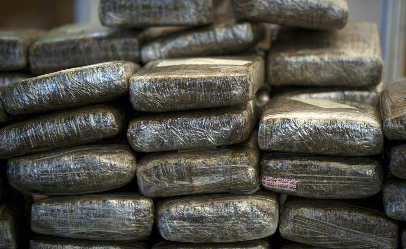 Aseguran militares 2.4 toneladas de marihuana en Tecate