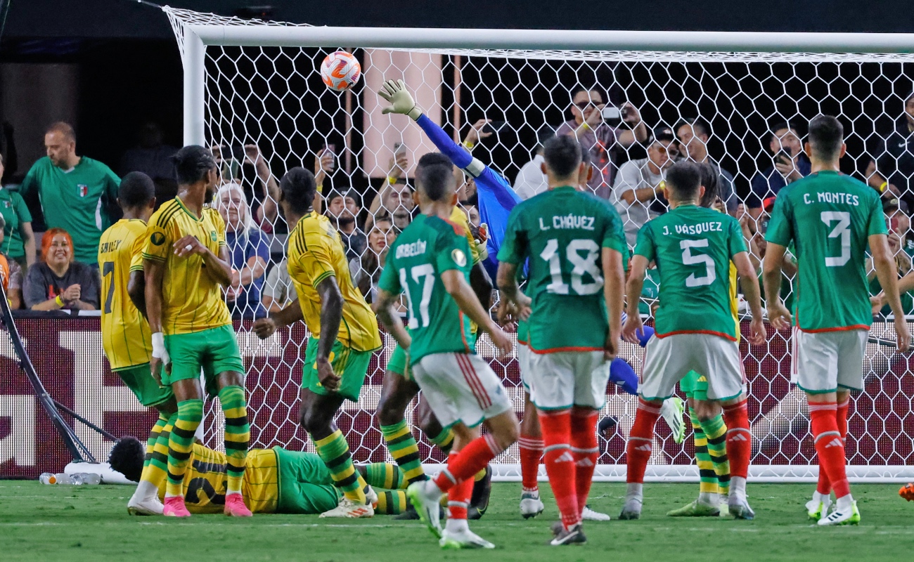 México vence 3-0 a Jamaica; avanza a la final de la Copa Oro