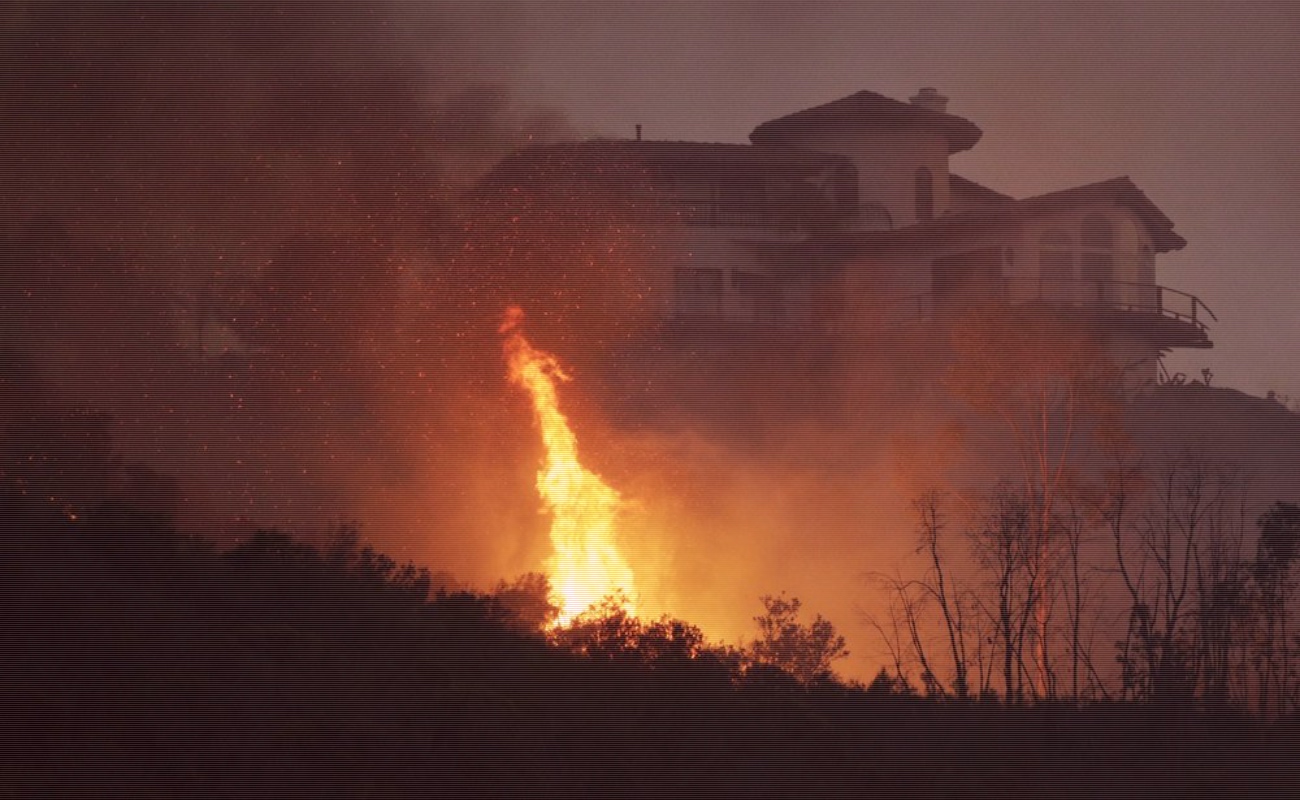 Ola de calor complica combate a incendios en California