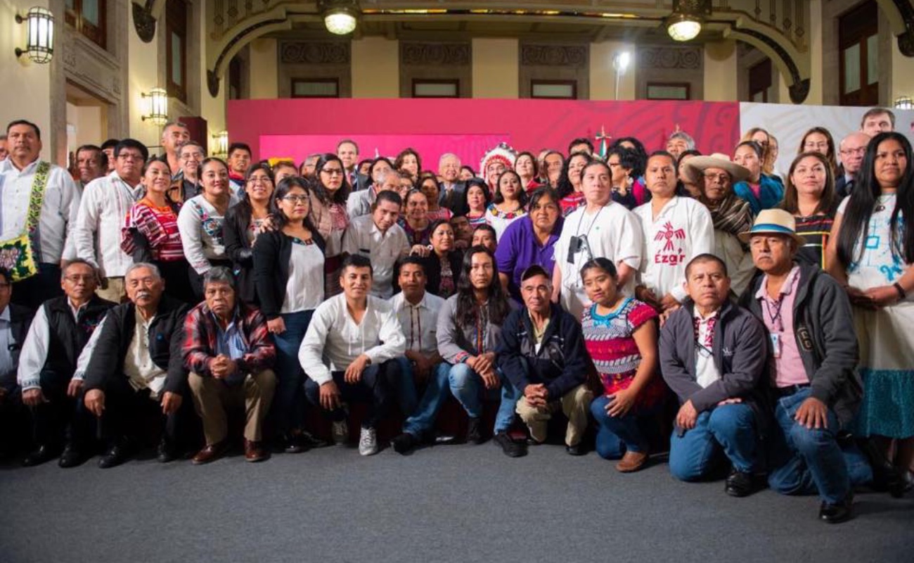 Convoca AMLO a defender las lenguas originarias de México