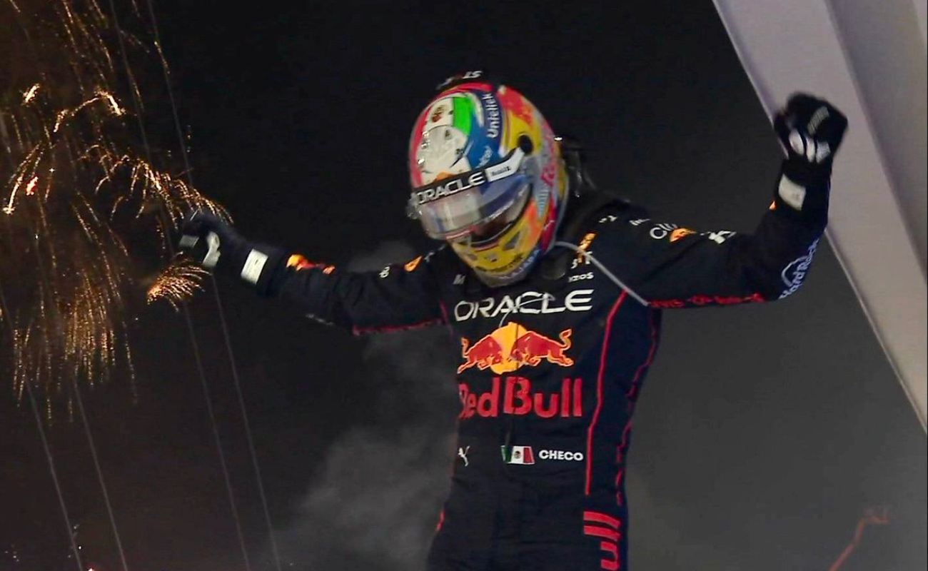 Gana “Checo” Pérez el Gran Premio de Singapur;  derrota a Leclerc