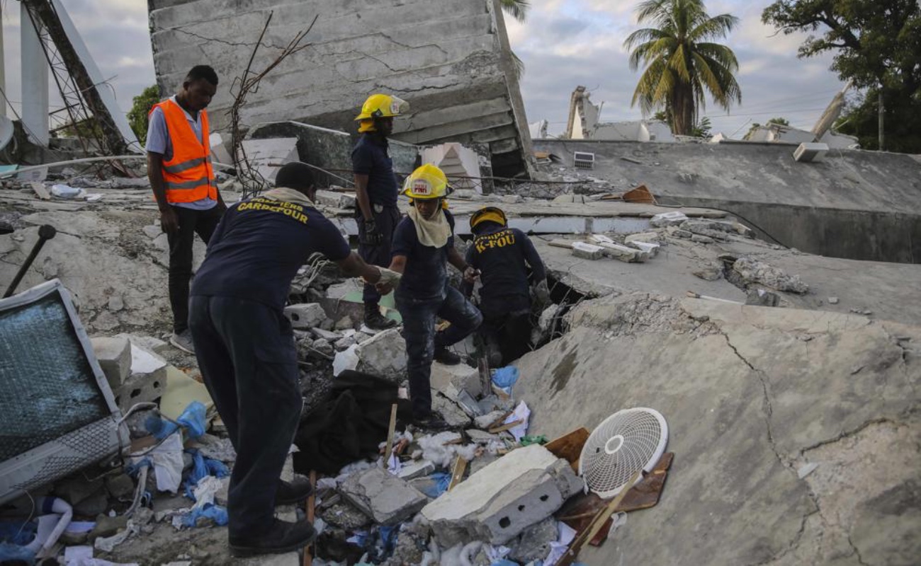 Aumenta a mil 297 las muertes por el terremoto en Haití