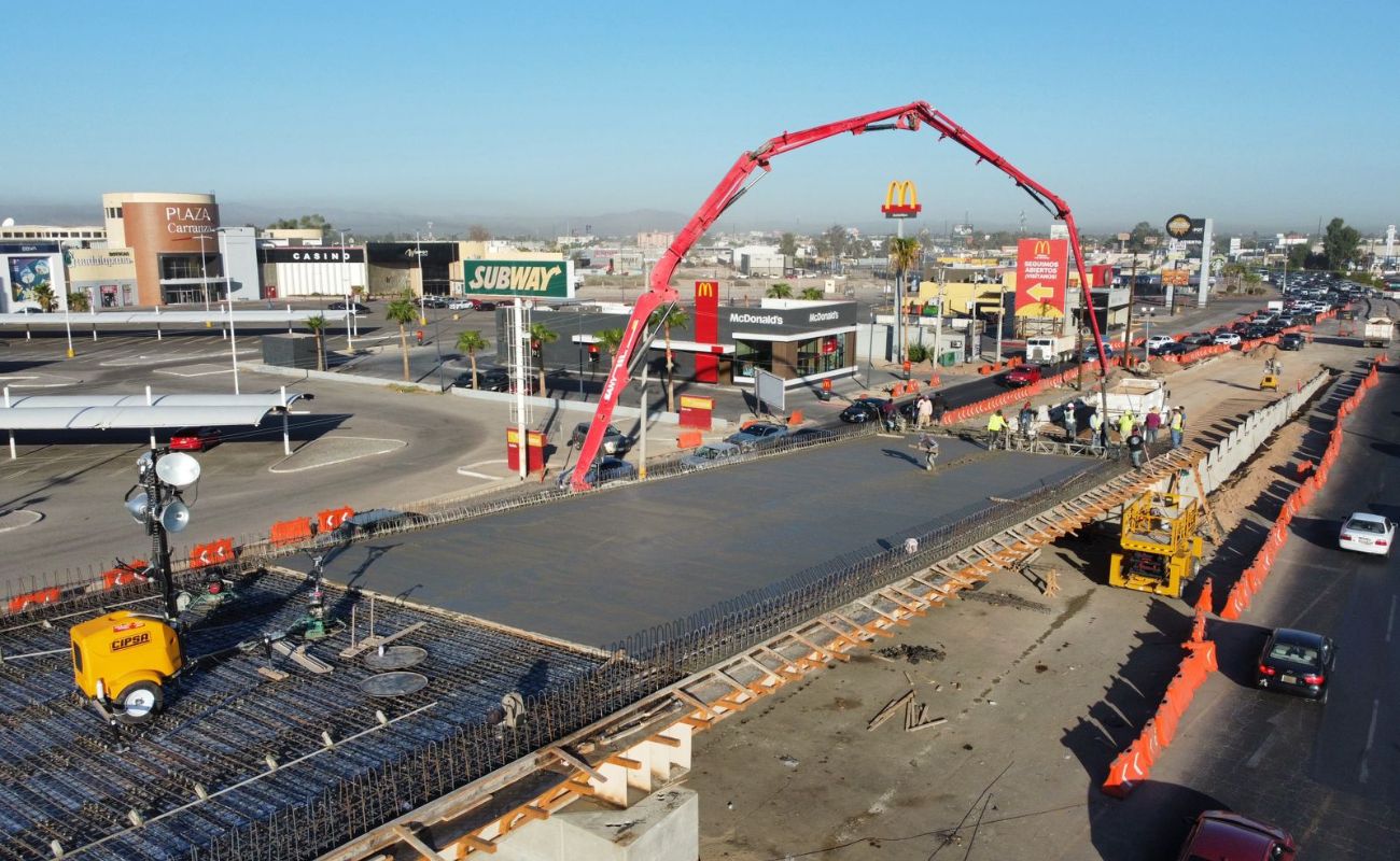 Inicia SIDURT colado de losa en puente de Distribuidor Lázaro Cárdenas y Venustiano Carranza