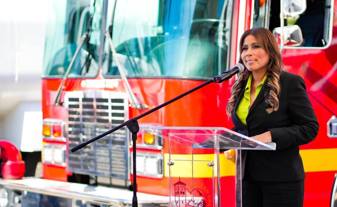 Entrega alcaldesa Claudia Agatón equipamiento a Bomberos y Protección Civil