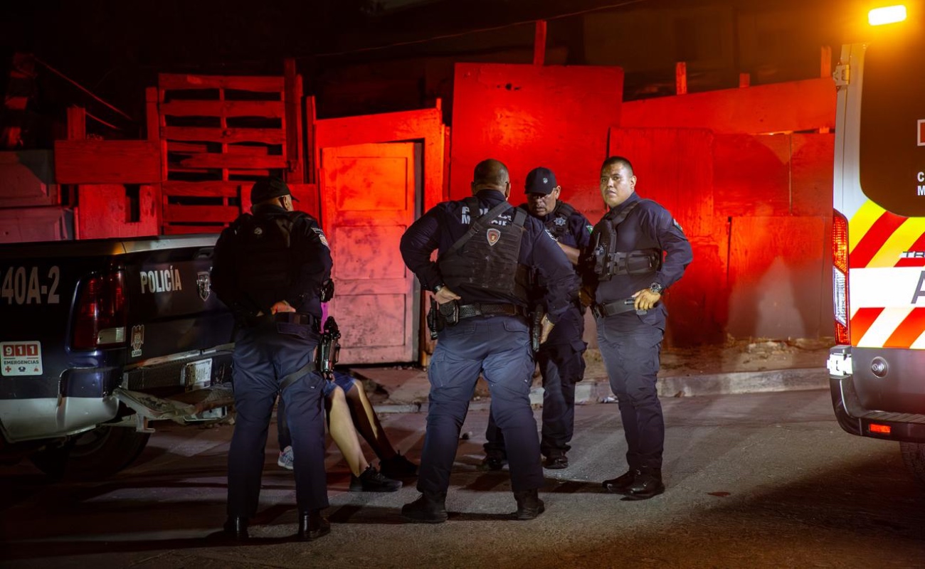 Matan a una mujer frente a su hijo adolescente en Camino Verde