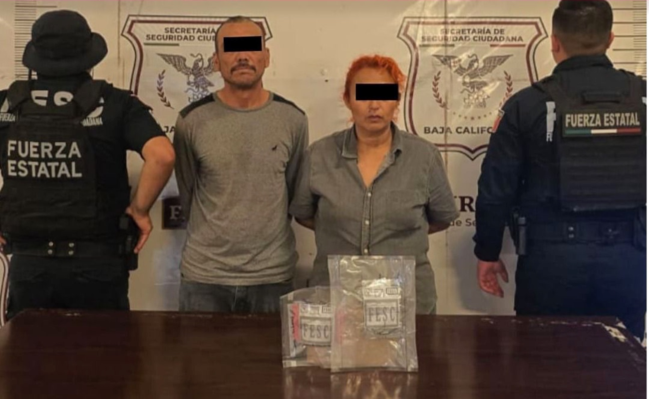 Capturan a pareja en posesión de metanfetamina y marihuana