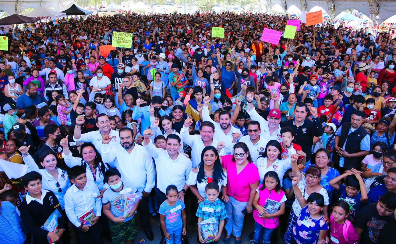 Entrega alcaldesa de Tijuana tres mil paquetes de útiles escolares