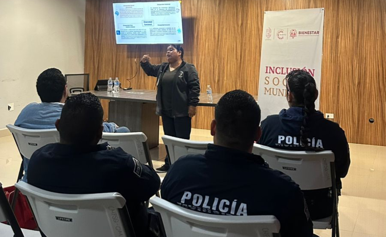 Imparten taller a servidores públicos municipales de San Quintin