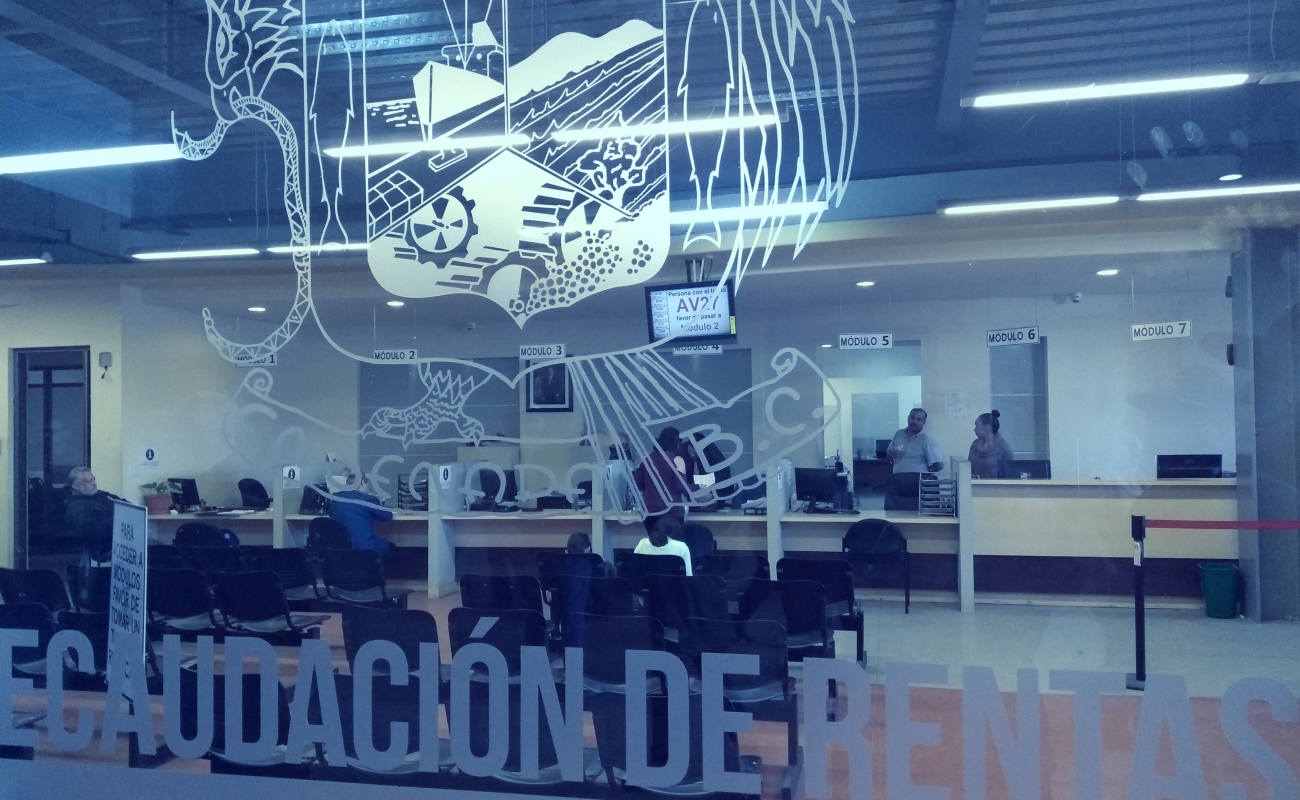 El alcalde hizo la promesa de pagarles 20 días y no los 40 correspondientes a la primera parte