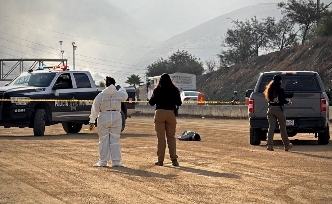 Hallan a hombre sin vida en carriles confinados del Bulevar 2000