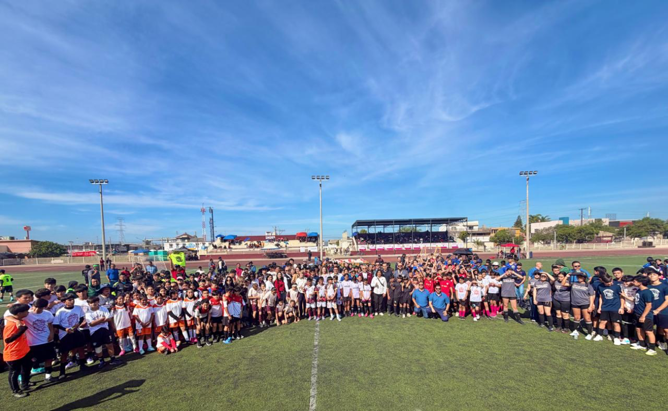 Promueven estilos de vida saludables y el desarrollo de habilidades sociales a través del deporte.