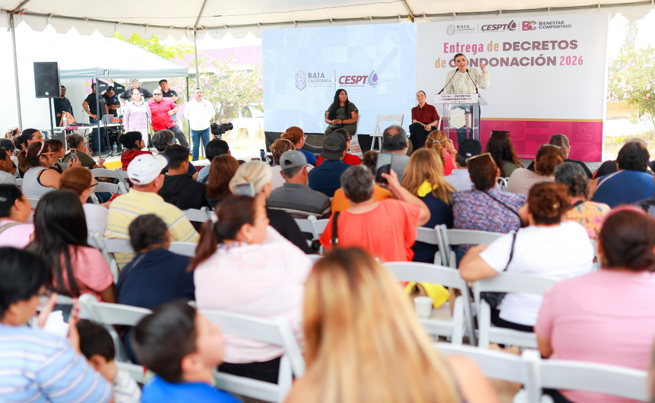 Entrega gobierno de BC apoyo para garantizar el agua en beneficio de la economía familiar
