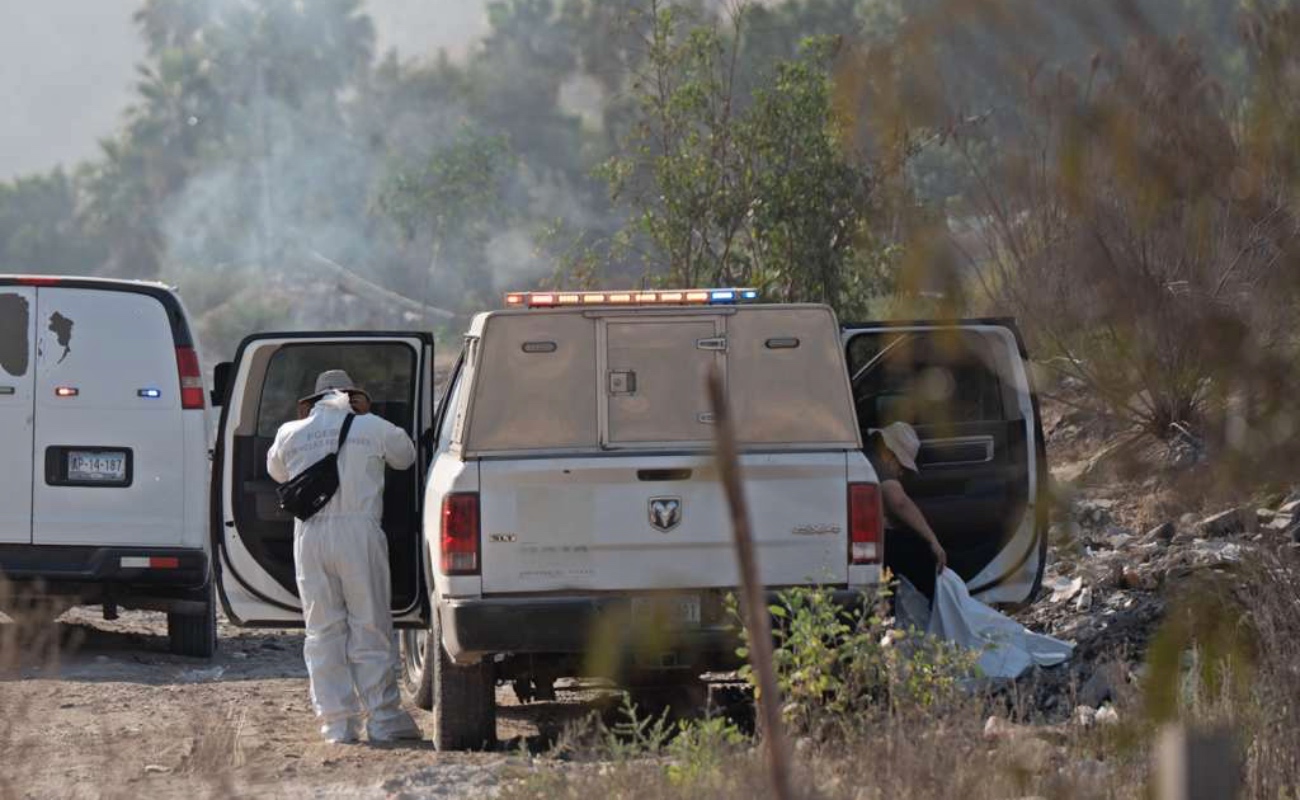 Hallan a un hombre sin vida dentro de una camioneta en la colonia Manantial