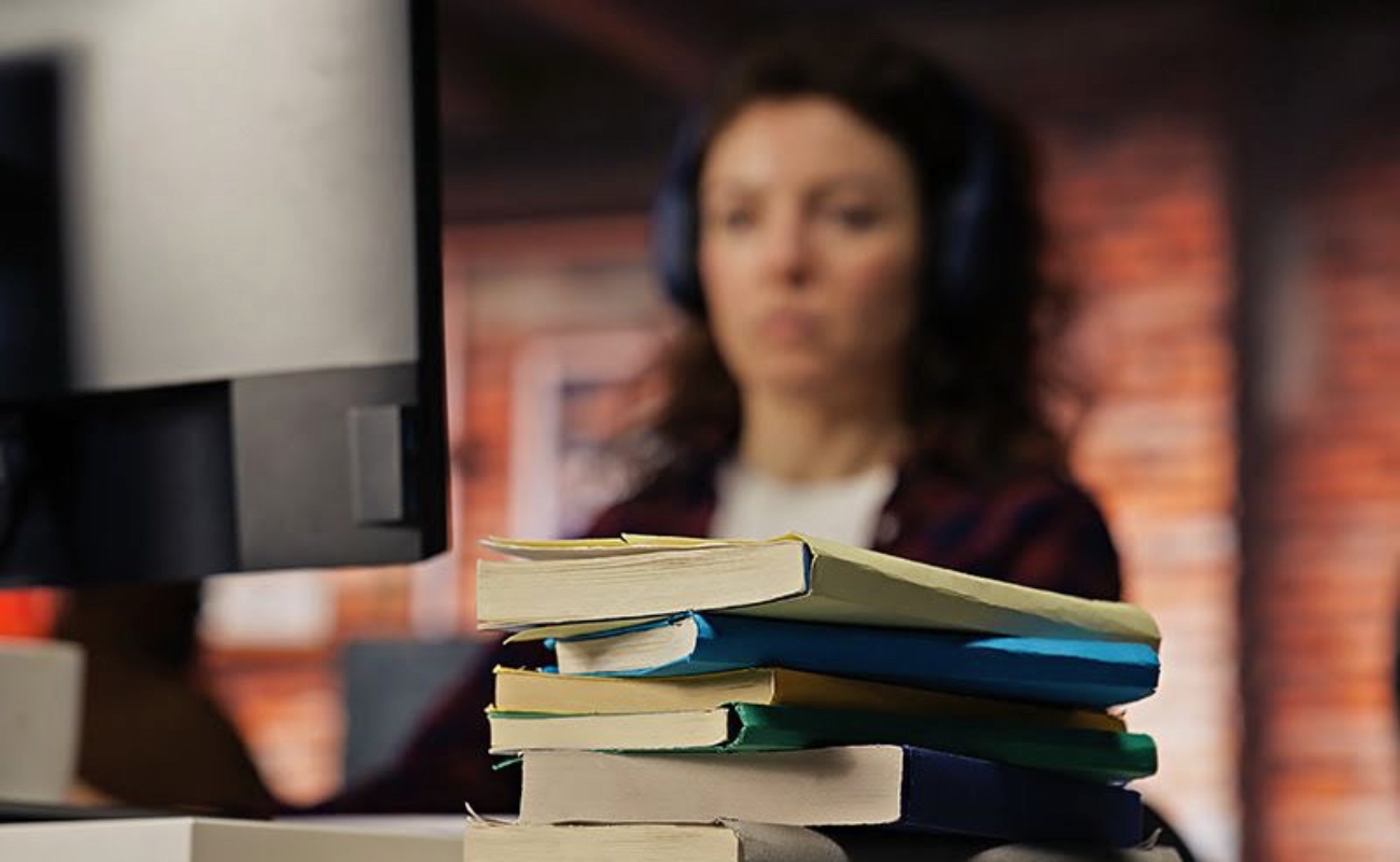 Más que un distintivo académico, contar con un posgrado se ha convertido en una inversión para mantenerse vigente.