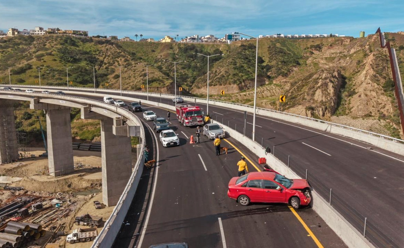 Sufre mujer accidente en el Viaducto Elevado