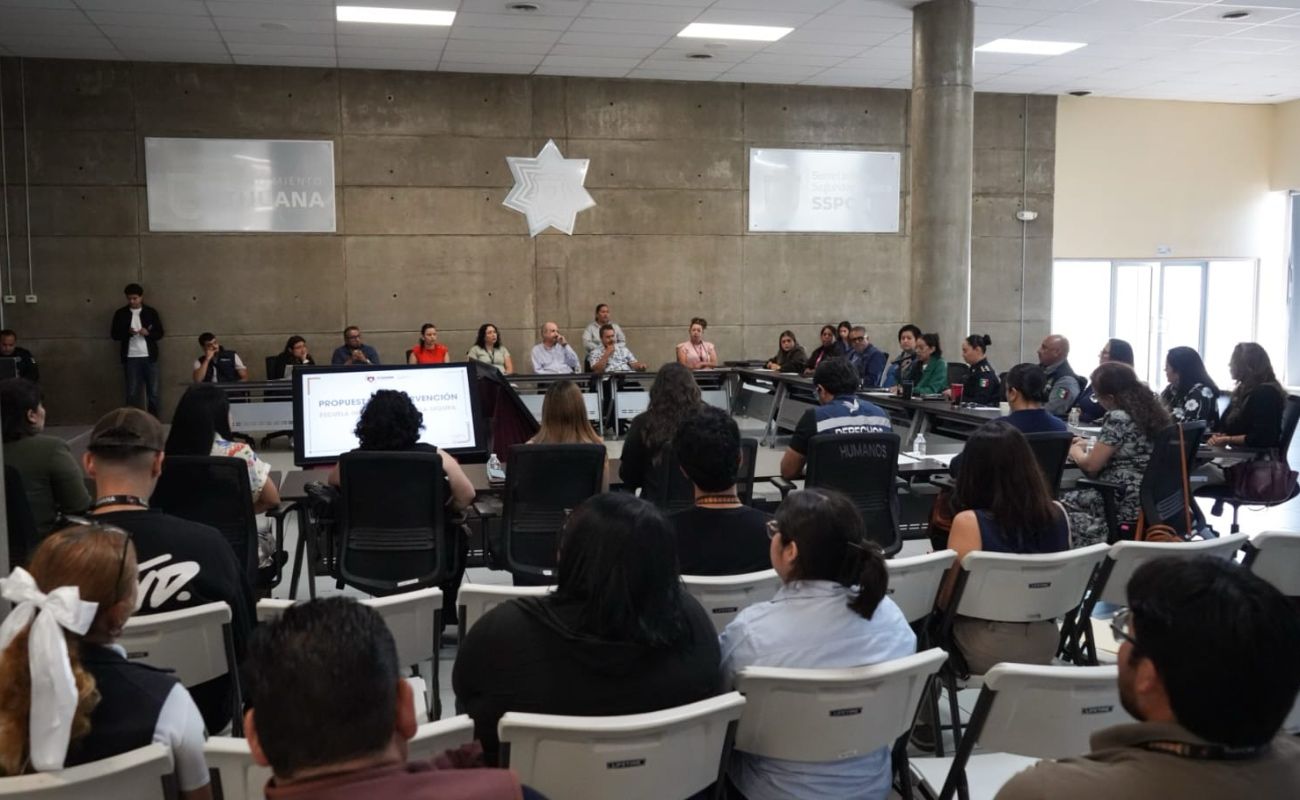 Se implementó el programa ‘Escuela Informada, Escuela Segura’ en una secundaria, abordando acoso escolar, abuso sexual y otros temas.