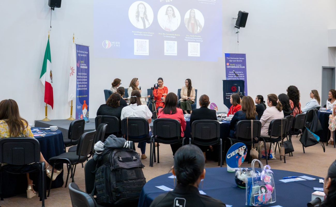 En reunión de empresarias presentan a especialistas en nutrición, ginecología y sexología, abordaron el tema: “El poder hormonal de la mujer líder”.