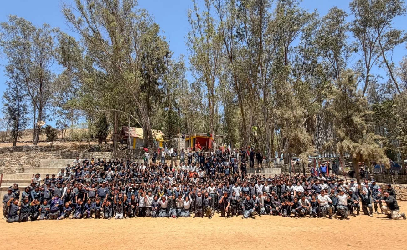 El campamento contó con el respaldo de cerca de 20 instructores, así como de madres y padres de familia.