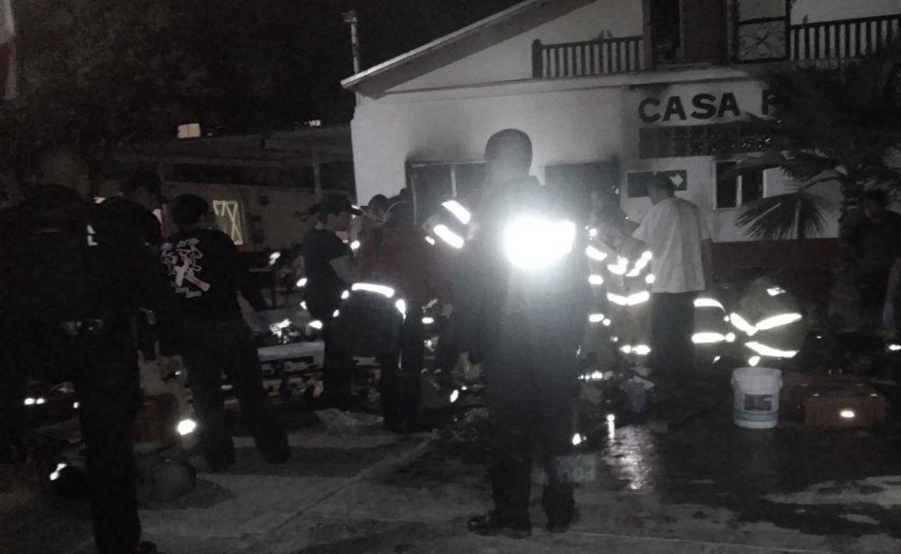 Personal de Bomberos y de la Policía Municipal auxiliaron en la evacuación de ancianos del Asilo El Refugio