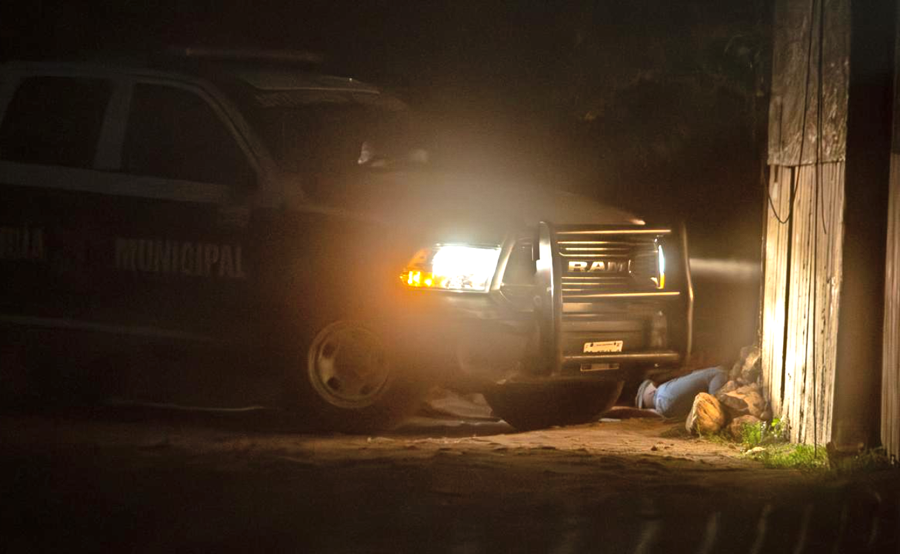 Ambos cuerpos presentaban huellas de violencia.