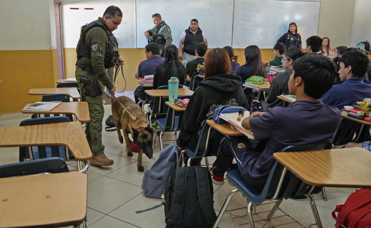 Realizan programa ‘Revisión de Pertenencias’ en escuela en El Florido