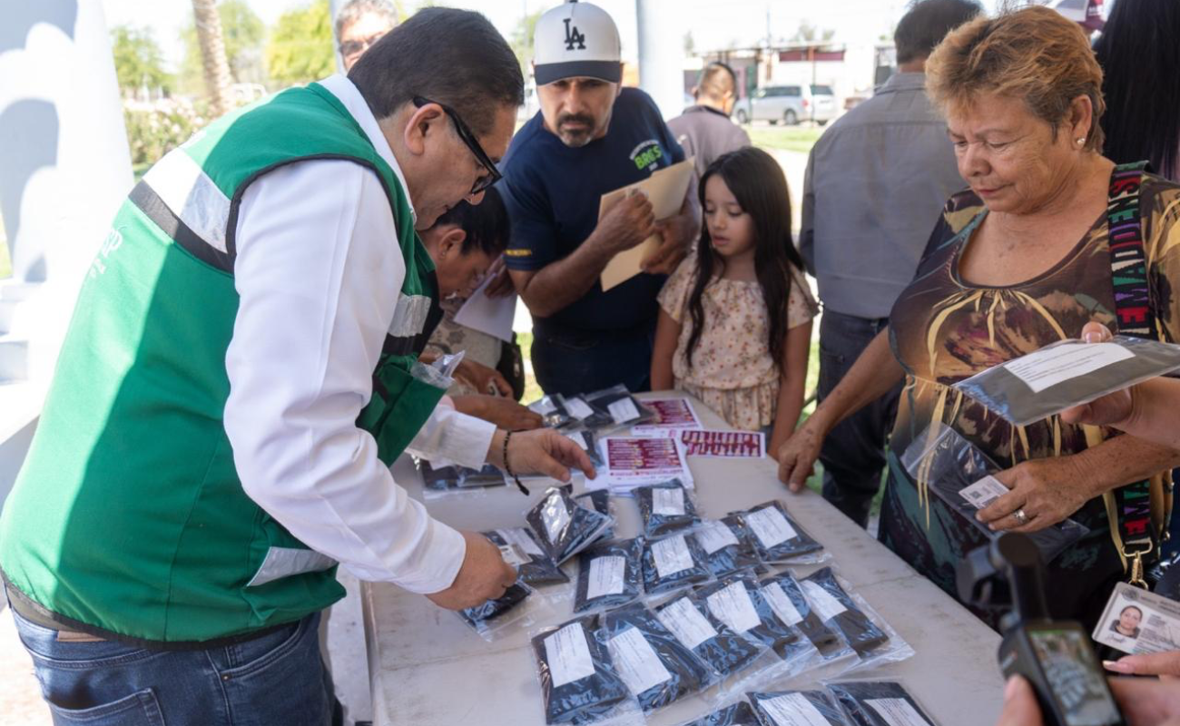 Refuerzan entrega de apoyos visuales de la Secretaría de Salud en comunidades vulnerables