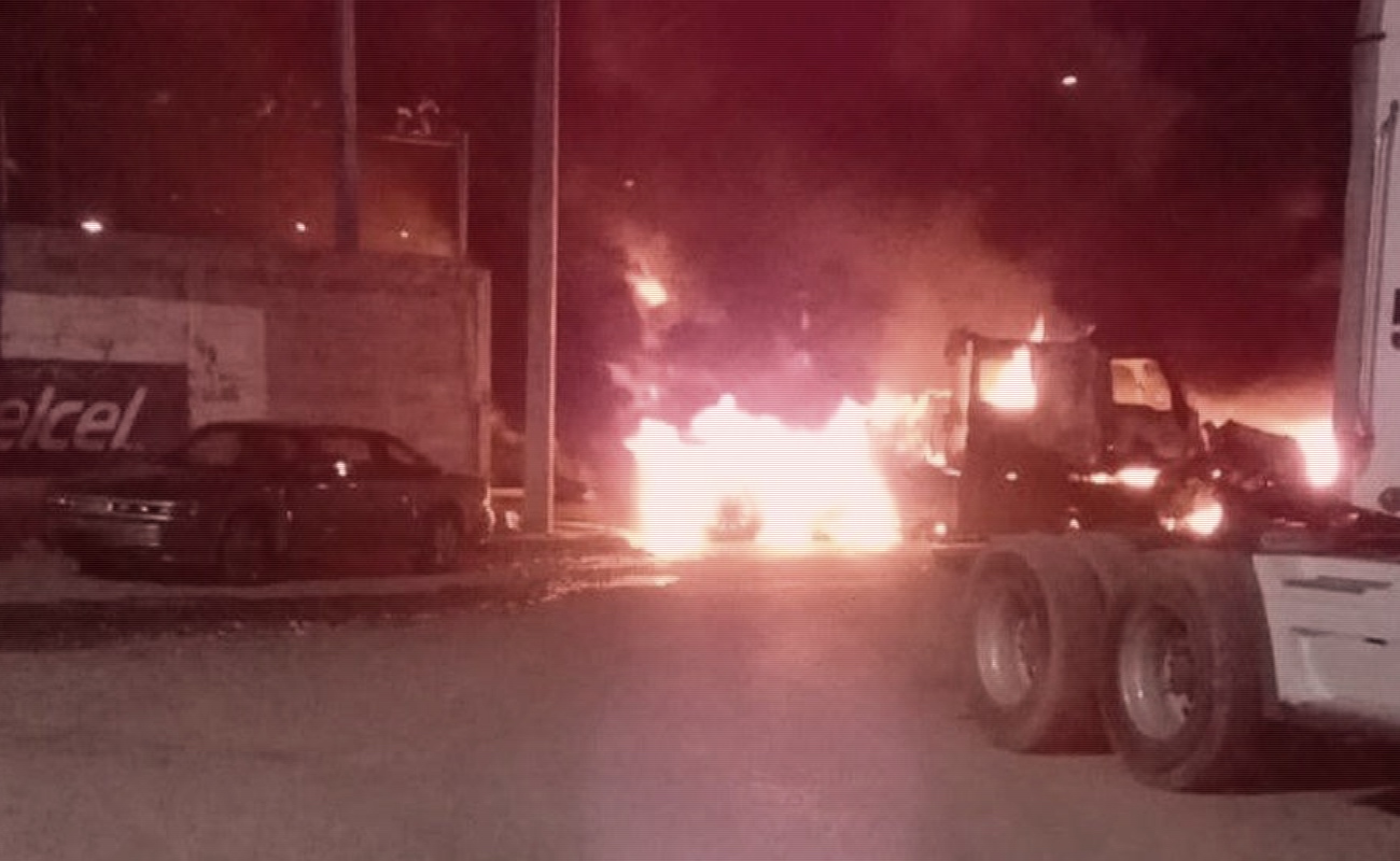 Desde anoche y a lo largo de la madrugada se reportaron quema de vehículos en Nuevo Laredo.