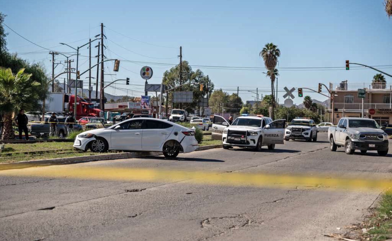 La agente se reporta en condición estable tras ser hospitalizada.