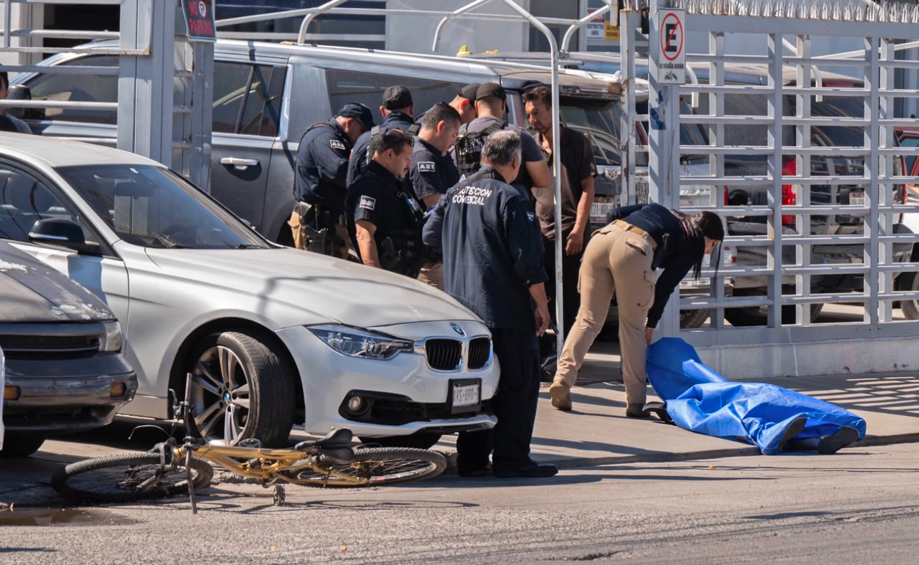 Muere tras ser atacado a balazos en Zona Centro; detienen a tres