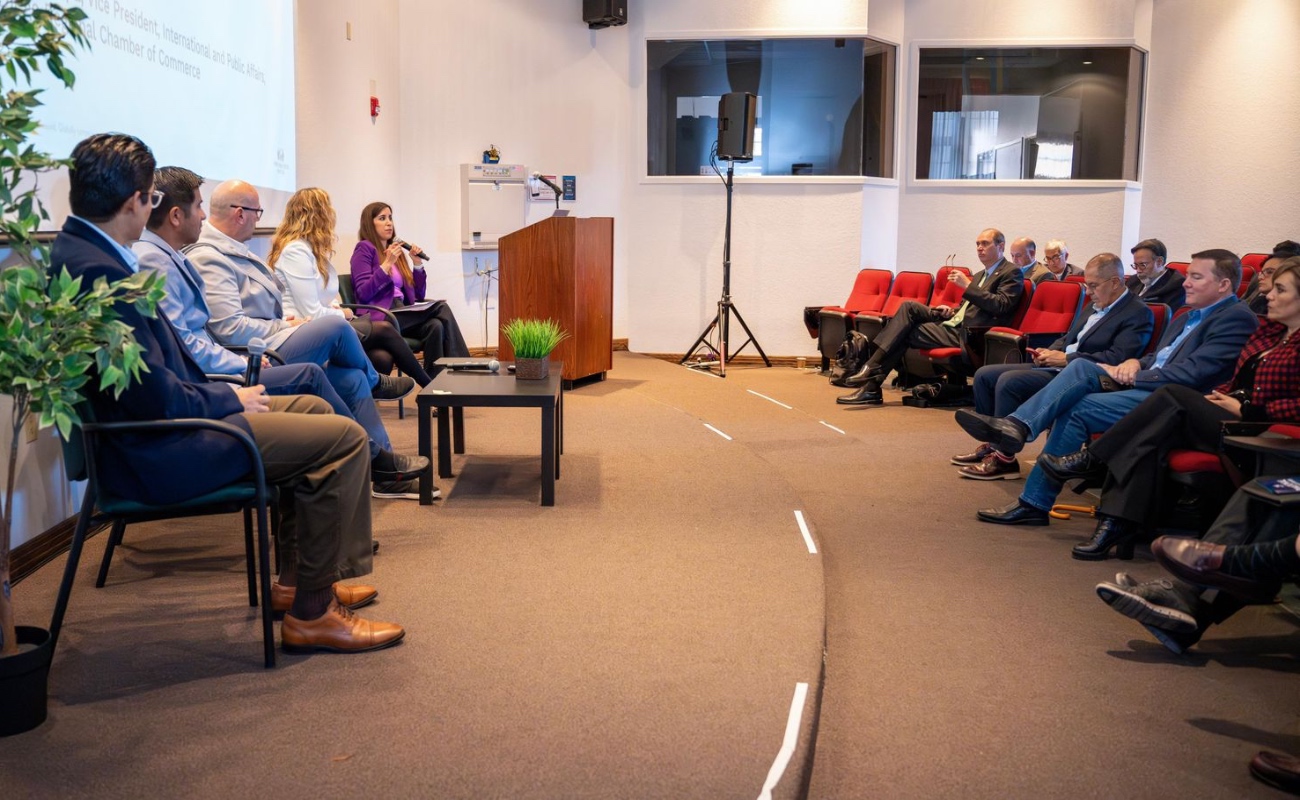 Kenia Zamarripa, vicepresidenta de Asuntos Internacionales y Públicos en la Cámara de Comercio Regional de San Diego, destacó la importancia de la colaboración entre ambas fronteras.