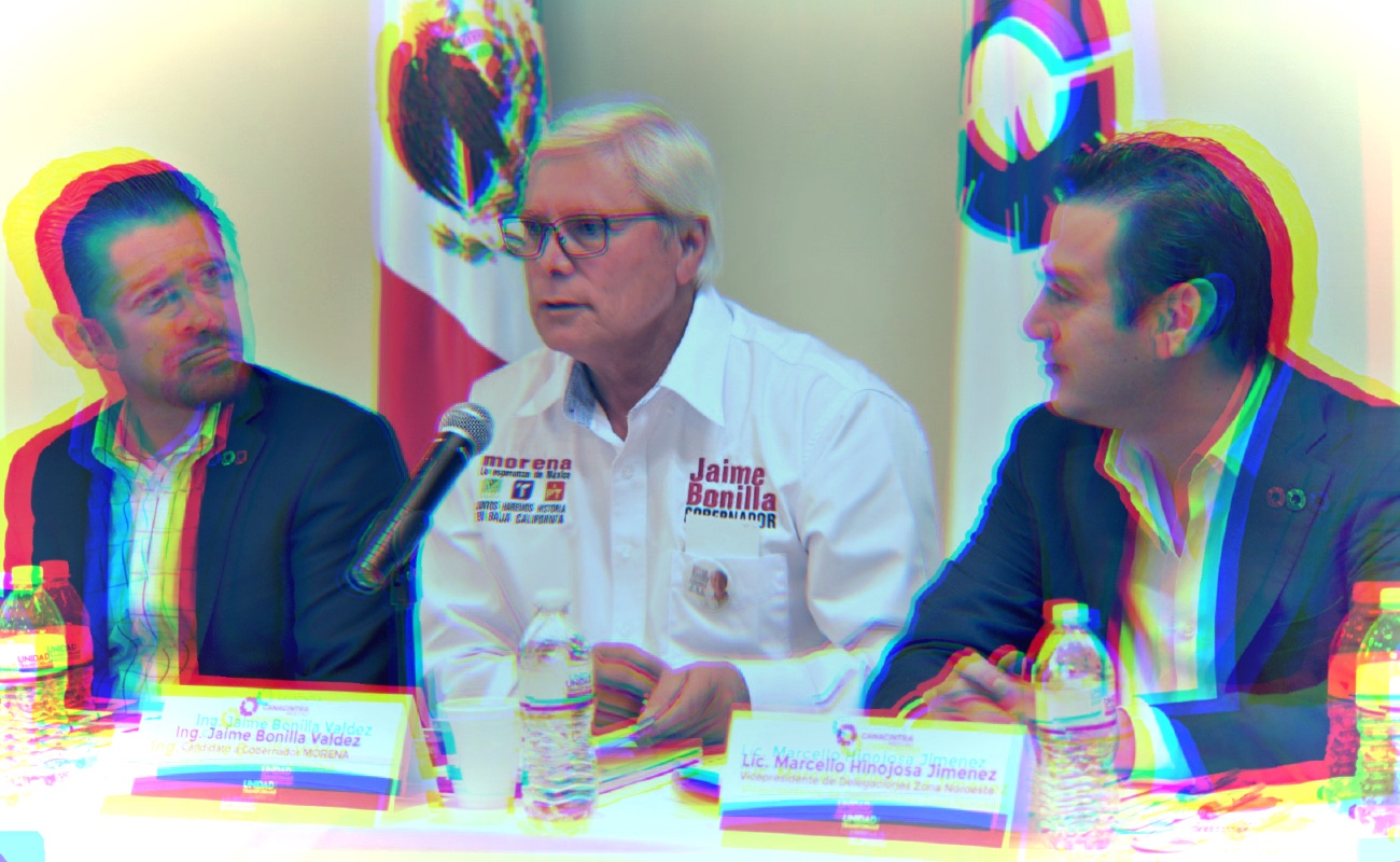 Los dirigentes de las delegaciones de Canacintra en los cinco municipios fue encabezada por Marcello Honojosa Jiménez, vicepresidente nacional región Noroeste.