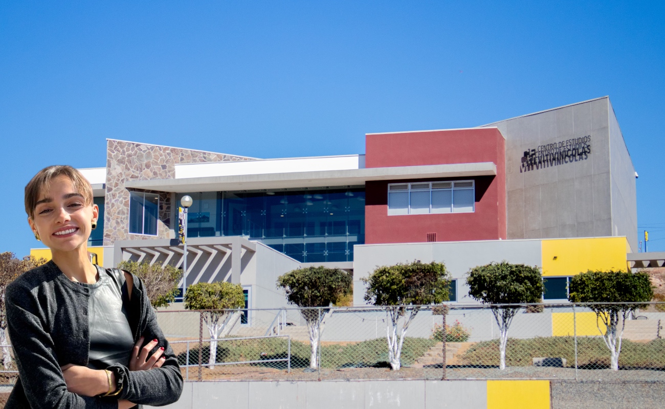 En esta ocasión recibieron a la Mtra. Paula Barciela Álvarez, quien posee una sólida trayectoria académica.