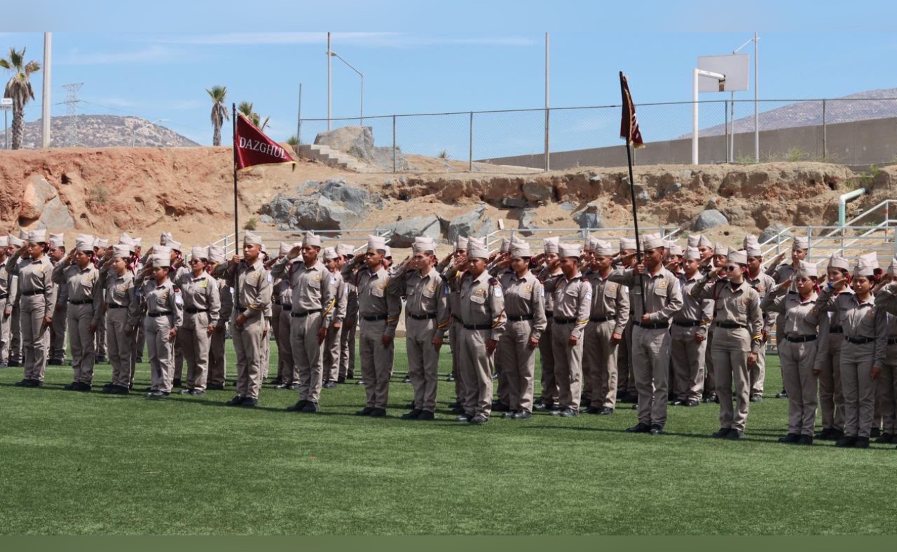 141 jóvenes graduados de la Preparatoria Militarizada
