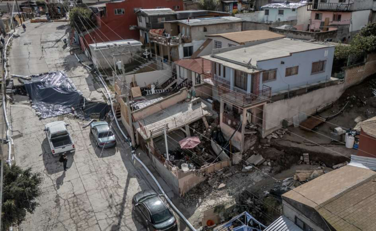 Aumentan a 77 las viviendas con engomado rojo por riesgo geológico en la Sánchez Taboada