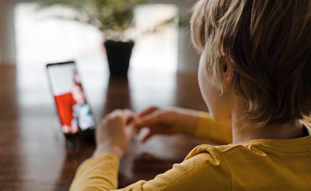 Derechos de la niñez en la era digital: entre el bullying, la imagen y la responsabilidad compartida