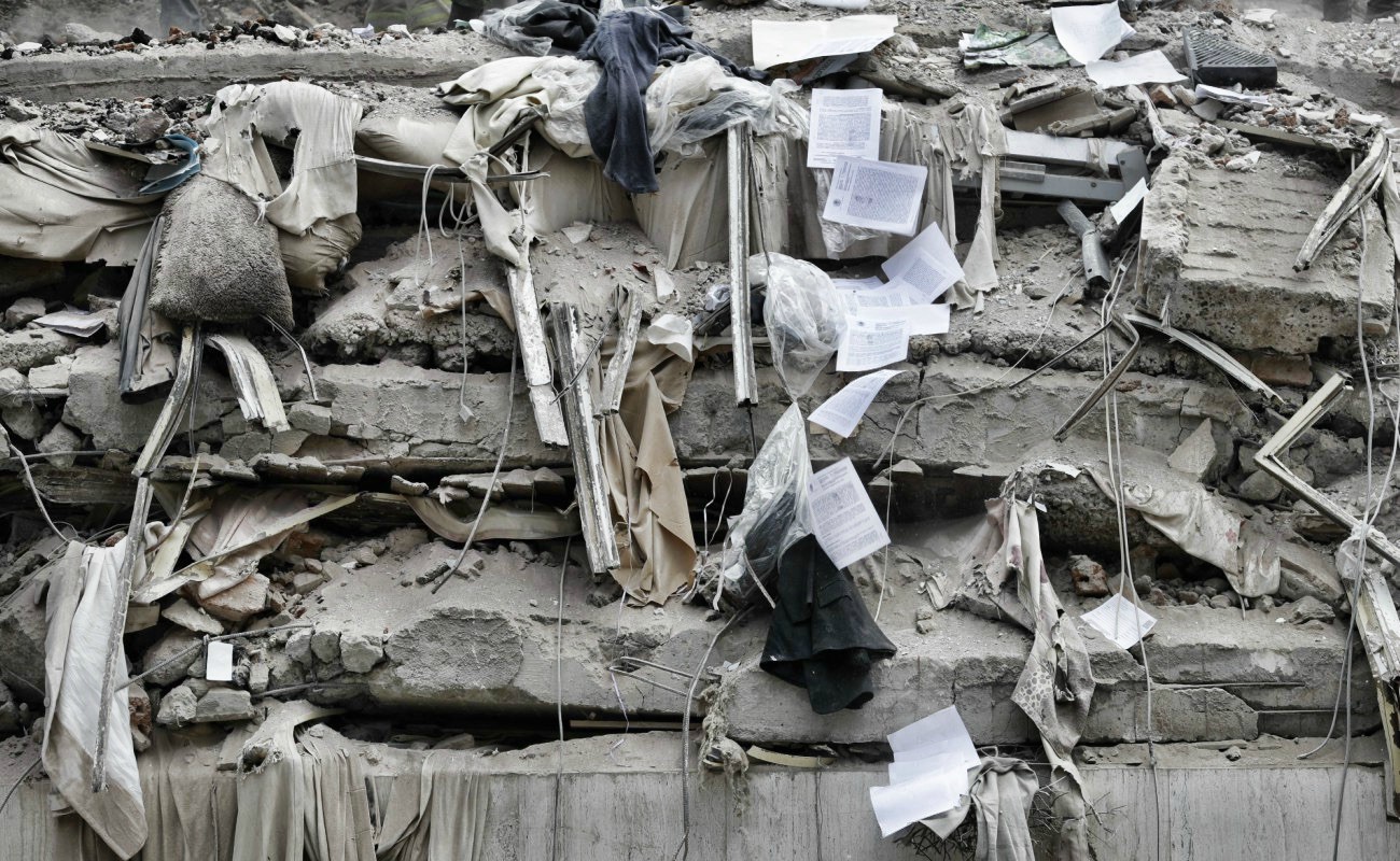 Son ya 331 muertos por sismo