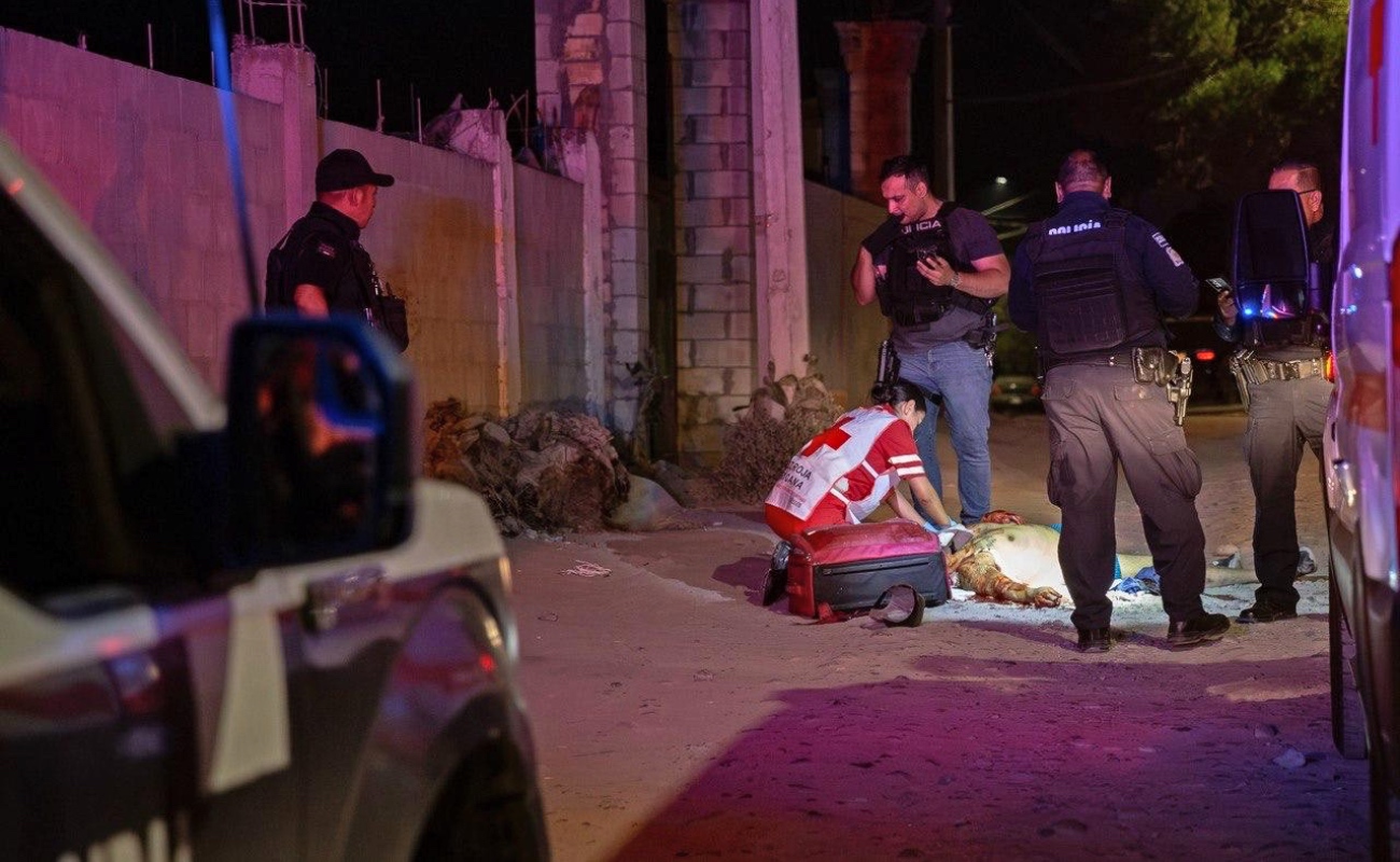 El hombre fue trasladado a un hospital en condición grave.