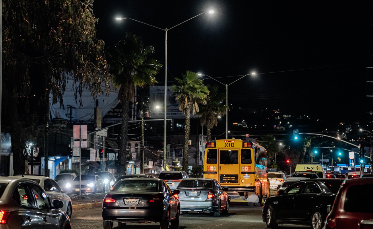 Instala Gobierno Municipal 186 luminarias en bulevar Fundadores para fortalecer el programa “Tijuana Iluminada”