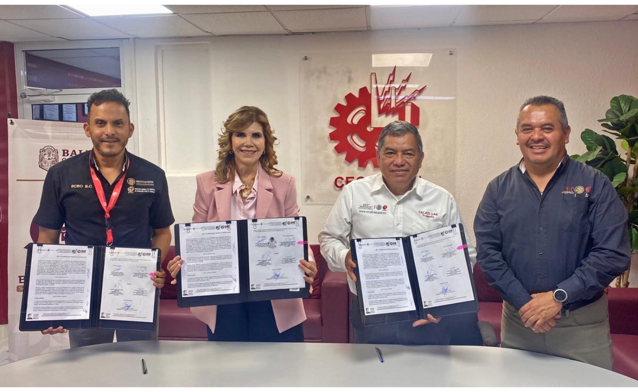 DIF Baja California firmó un convenio con CECATI 144 para impartir un curso de Automaquillaje en el Albergue Temporal de Tijuana.