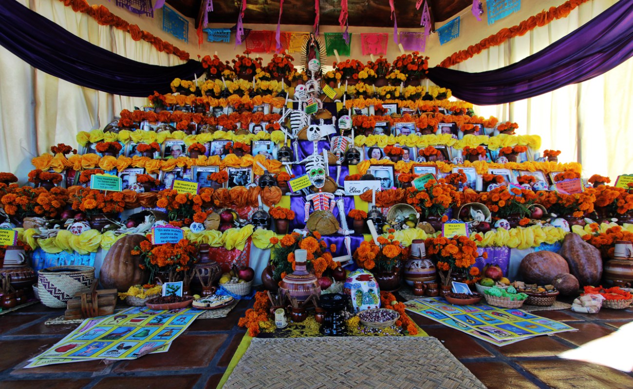 Realizan tradicional Festival de Día de Muertos en el Mercado Hidalgo