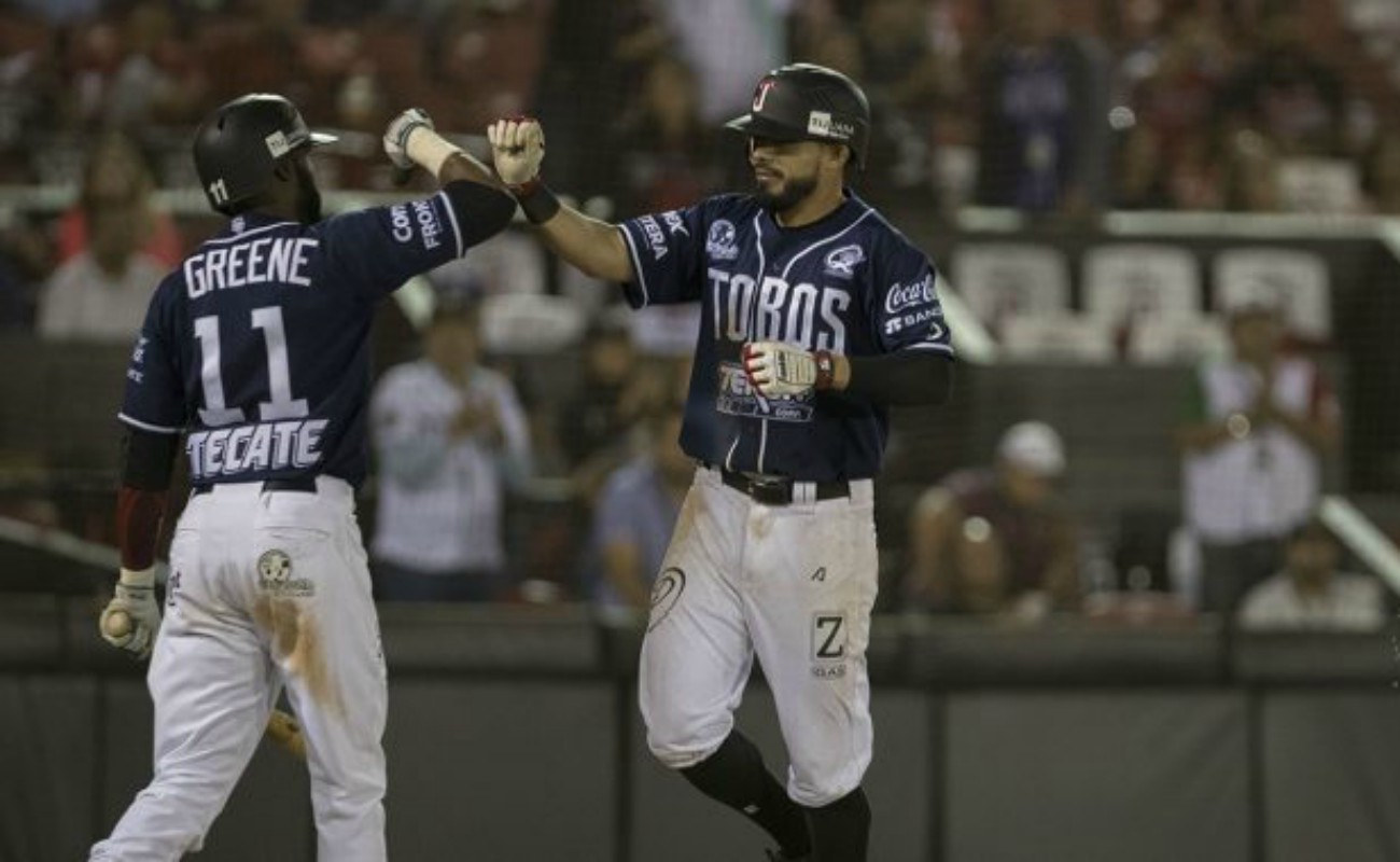 Dos cuadrangulares de Maxwell León contribuyeron en el tirando de Toros ante Olmecas.(Foto: Diego PÉREZ)