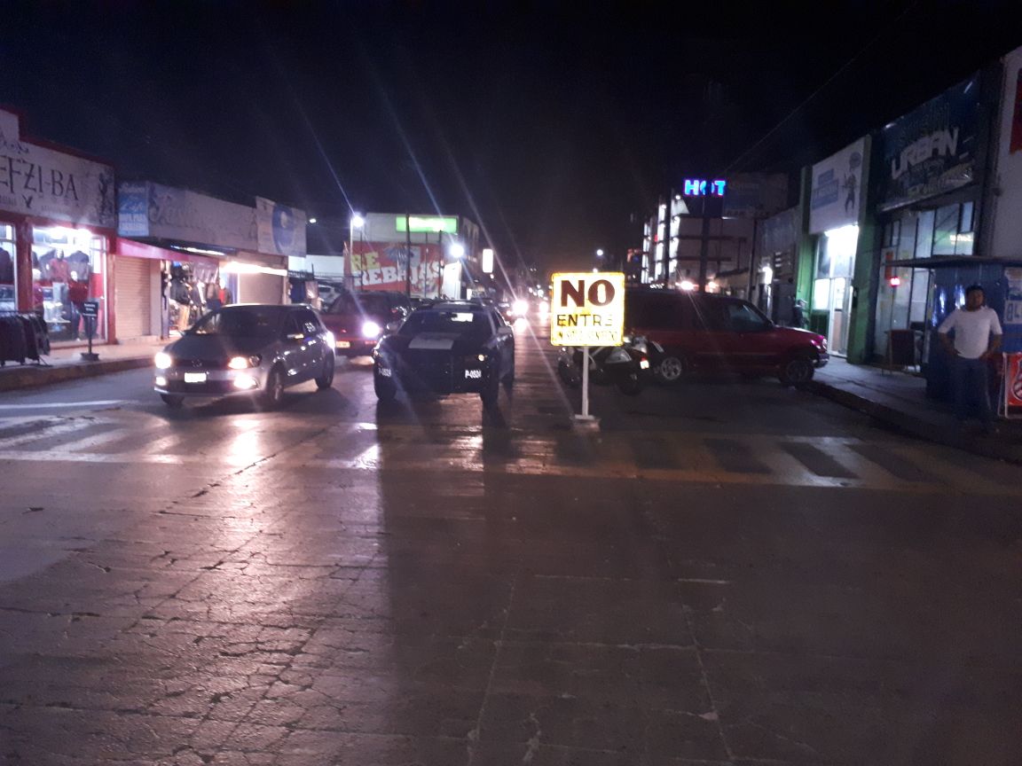 reiteró el llamado a la población a utilizar rutas alternas al bulevar Costero, salir con tiempo a sus destinos y respetar las indicaciones del personal policial.