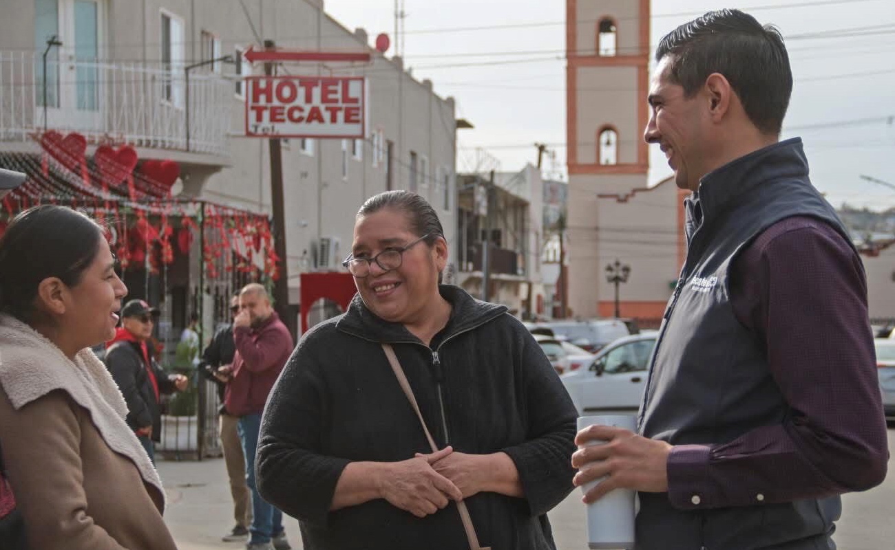 El alcalde Román Cota destacó la importancia de un gobierno cercano y atento a las necesidades de los ciudadanos.