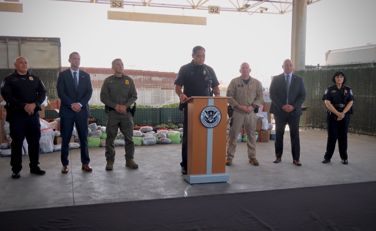 Hallan cargamento de droga escondido entre verduras en Garita de Otay