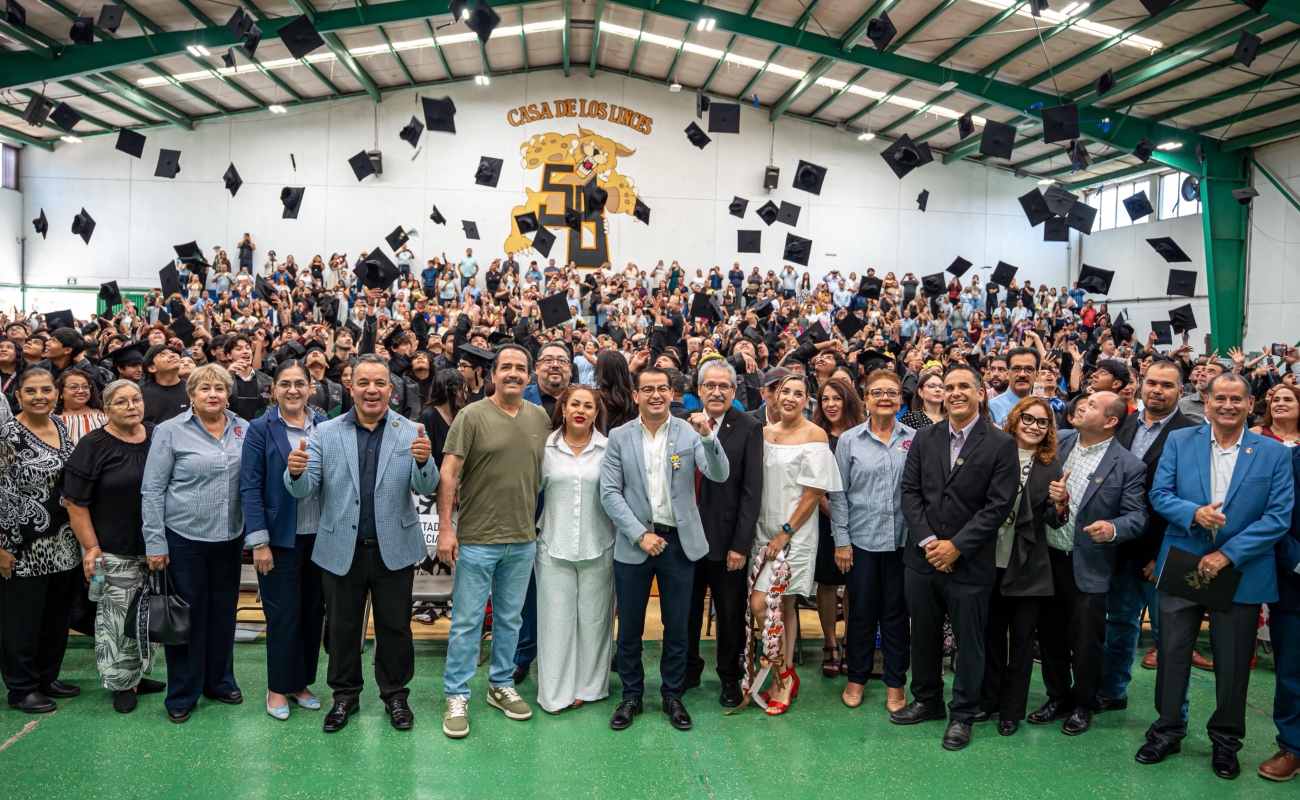 El alcalde Abdiel Gutiérrez, asistió a la graduación de la XLIV Generación de Bachilleres Técnicos 2023–2026 del CETis No. 58.